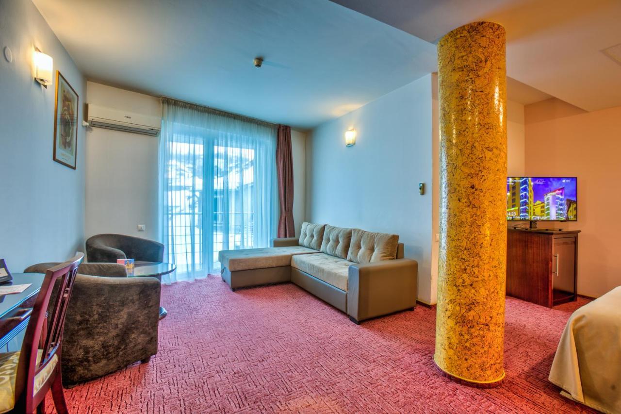 Hotel Ambient Braşov Extérieur photo